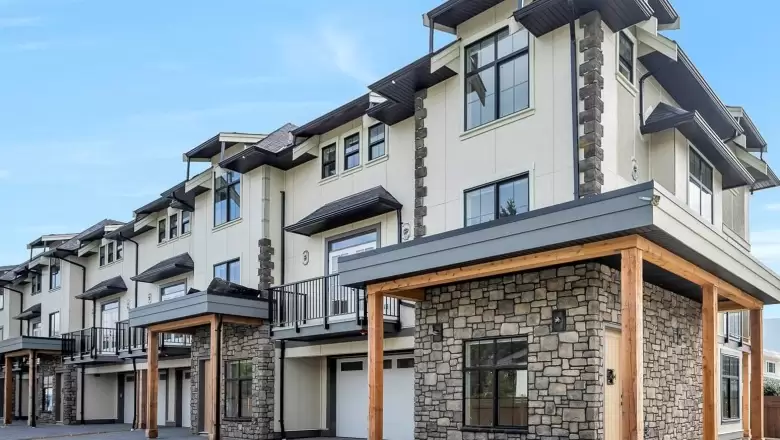 3 6590 FERN STREET image #1