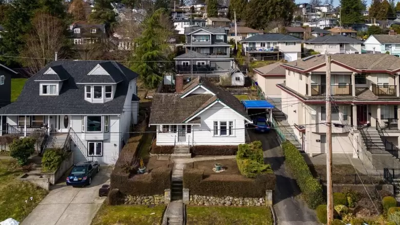 525 AMESS STREET image #1