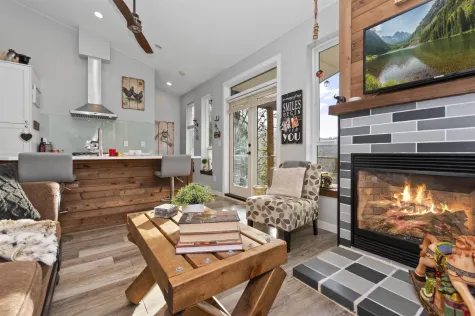 5633 HUSTON ROAD image #1