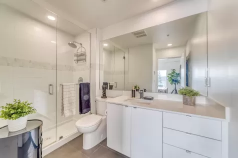 405 2345 RINDALL AVENUE image #1