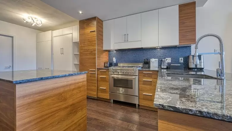 304 4375 W 10TH AVENUE image #1