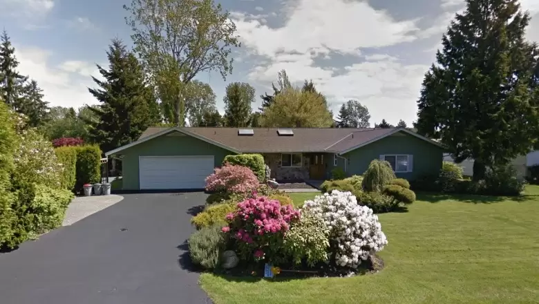 996 EDEN CRESCENT image #1