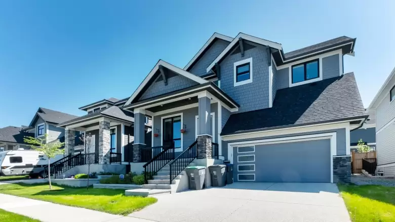 2118 166 STREET image #1