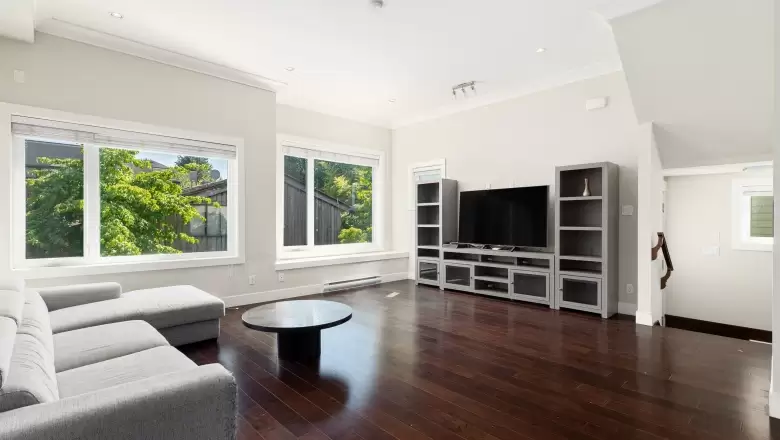2 7251 ST. ALBANS ROAD image #1