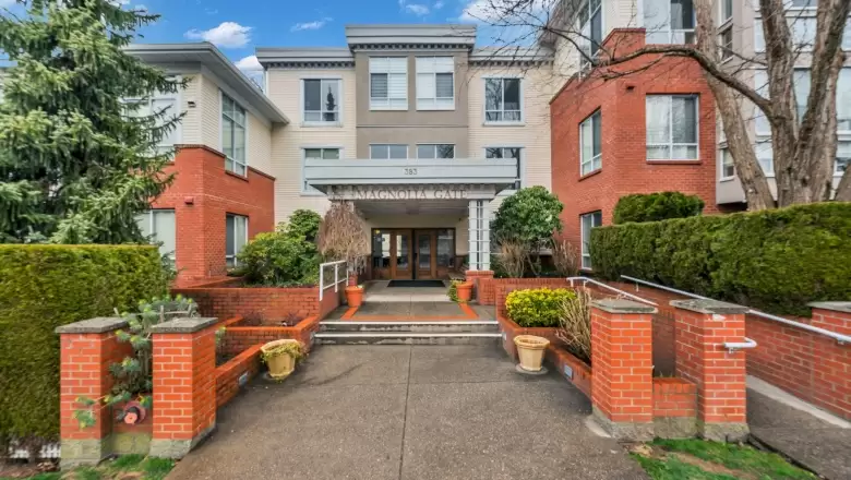 516 383 E 37TH AVENUE image #1