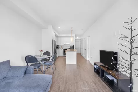 B524 20834 80 AVENUE image #1
