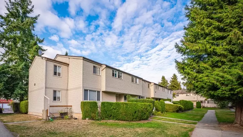 34 3421 E 49TH AVENUE image #1