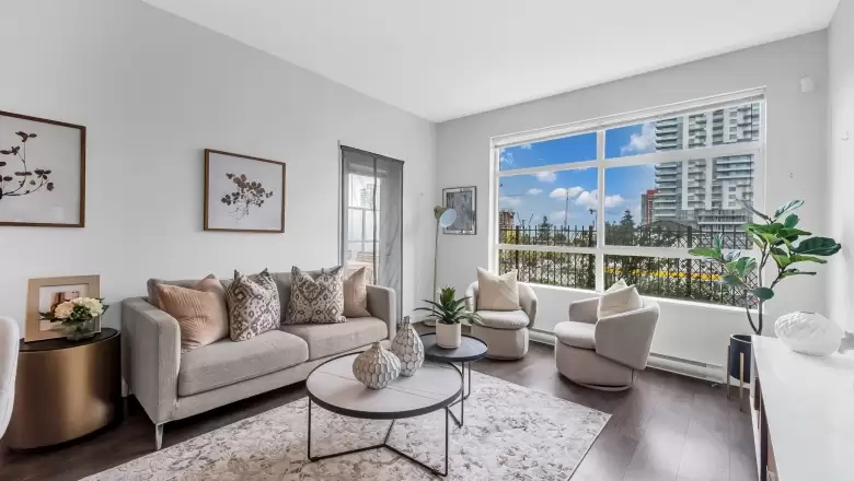 114 617 SMITH AVENUE image #1