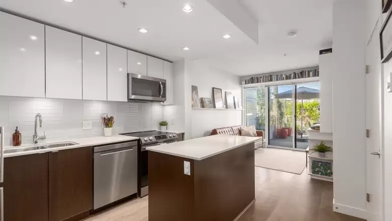 211 688 E 19TH AVENUE image #1