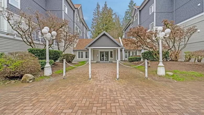 320 9688 148 STREET image #1
