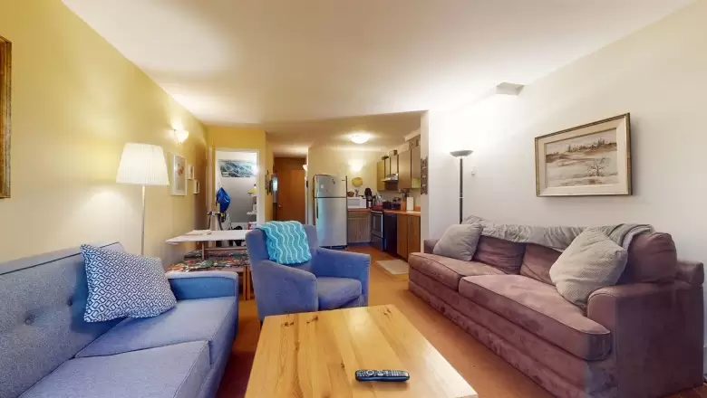 4 2400 CAVENDISH WAY image #1