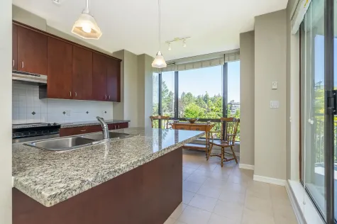 404 1580 MARTIN STREET image #4