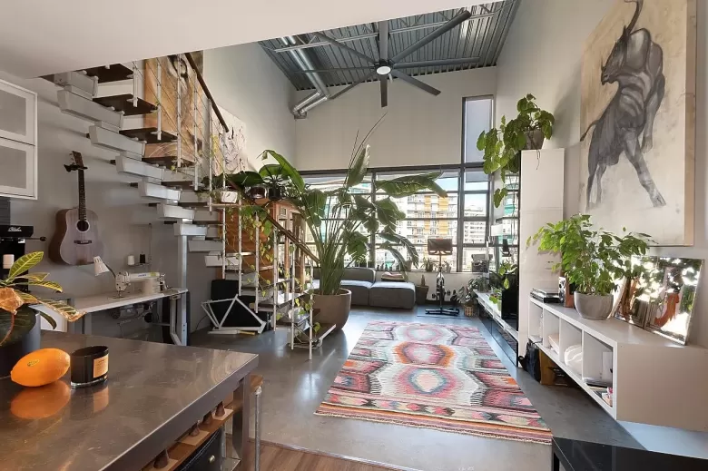 302 1850 LORNE STREET image #1
