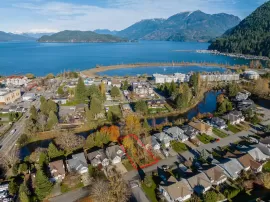 225 MIAMI RIVER DRIVE, Harrison Lake, Harrison Hot Springs, BC