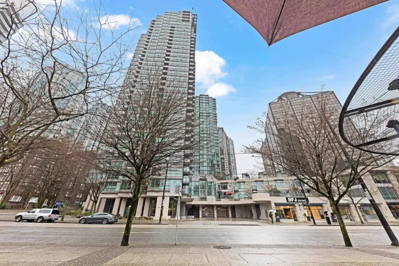 804 1328 W PENDER STREET image #1