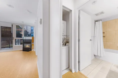 804 1328 W PENDER STREET image #1