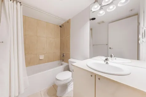804 1328 W PENDER STREET image #2