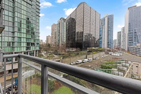 804 1328 W PENDER STREET image #4