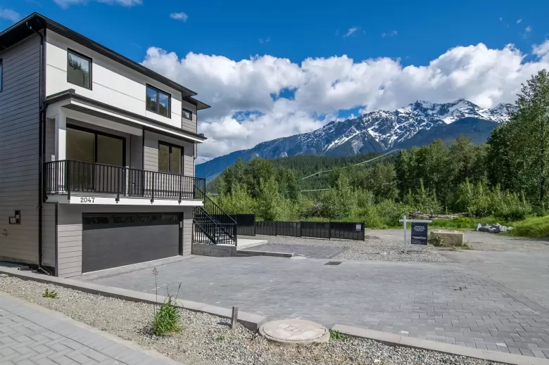 2047 TIYATA BOULEVARD, Pemberton, BC for sale