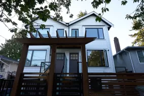 5207 HOY STREET, Vancouver East, Vancouver, BC