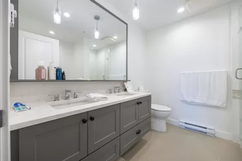 A203 20487 65 AVENUE image #2