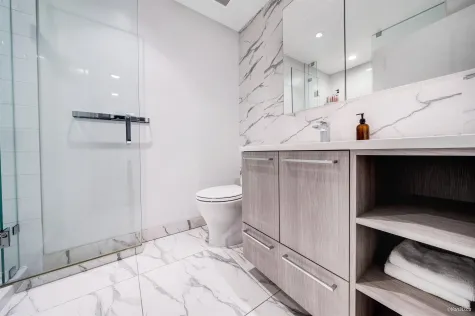 912 8160 MCMYN WAY image #4