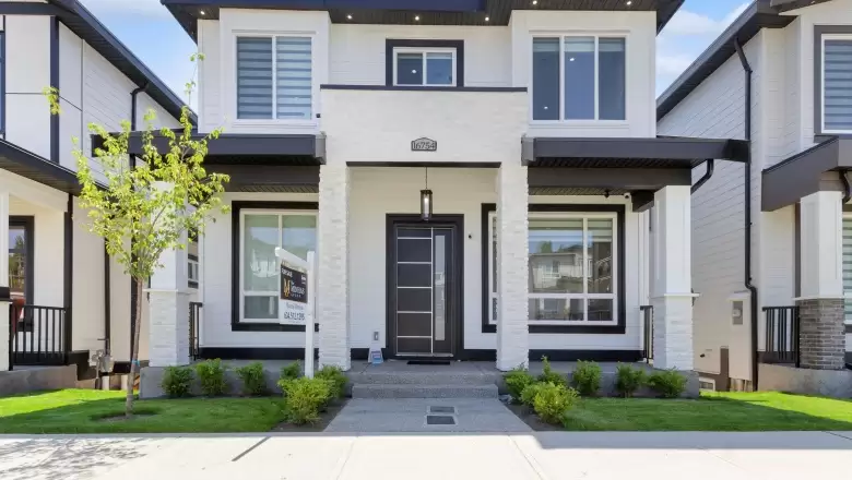 16754 15A AVENUE image #1