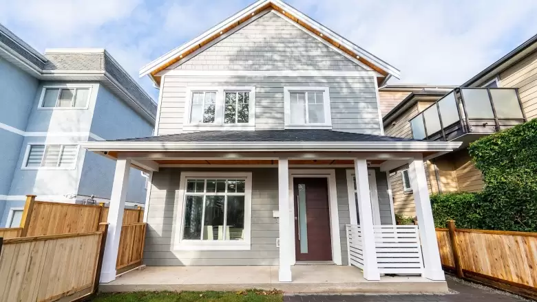 445 E 44TH AVENUE image #1