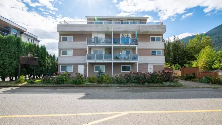 4 450 ESPLANADE AVENUE image #1