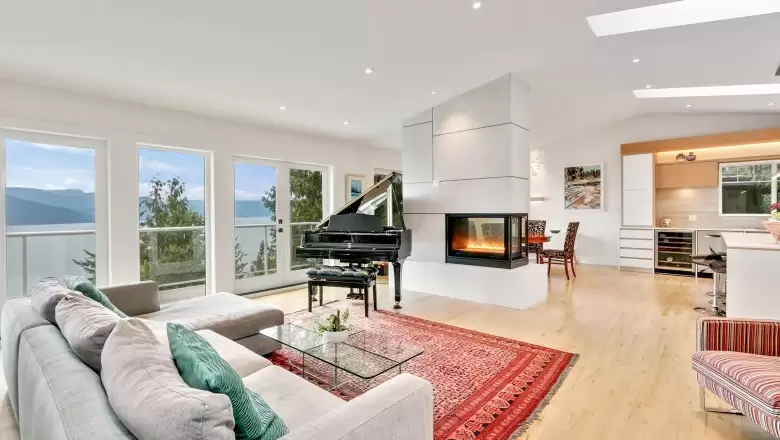 260 KELVIN GROVE WAY image #1
