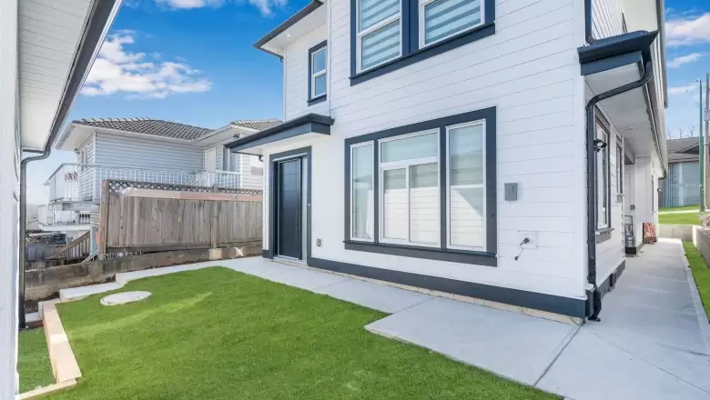 6019 SPROTT STREET image #1