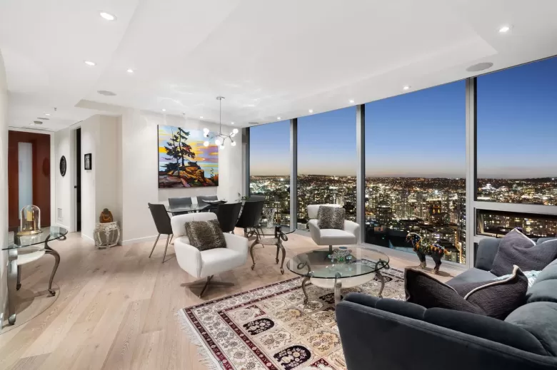 3703 938 NELSON STREET image #1