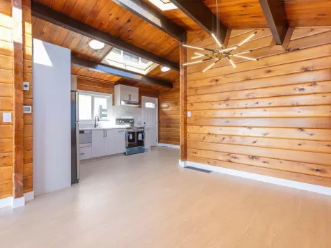 15315 VICTORIA AVENUE image #1