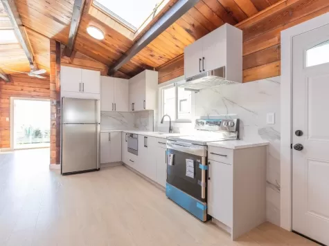 15315 VICTORIA AVENUE image #2
