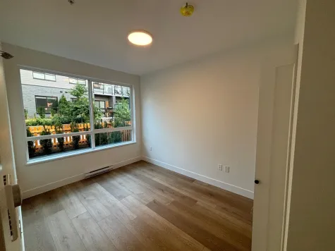103 20286 72B AVENUE image #1