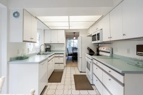 9292 GOLDHURST TERRACE image #4