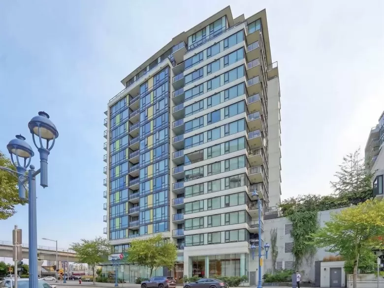 916 7988 ACKROYD ROAD image #1