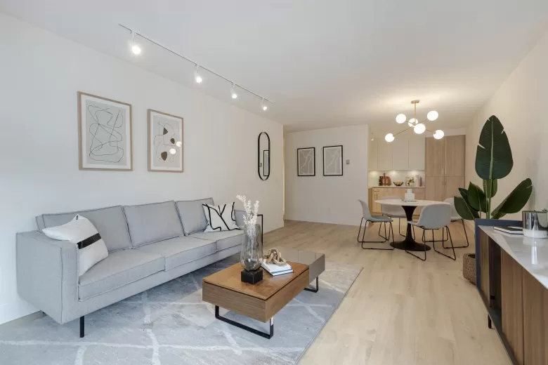 202 2935 SPRUCE STREET image #1