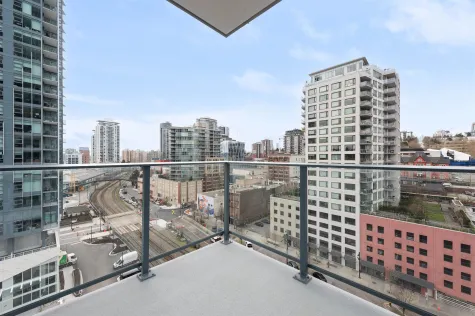 904 660 QUAYSIDE DRIVE image #4