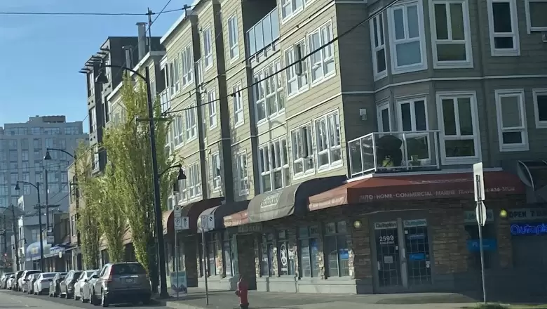 212 4989 DUCHESS STREET image #1