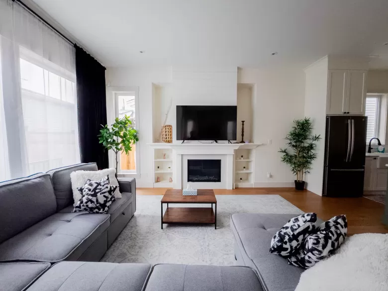 19756 75B AVENUE image #1