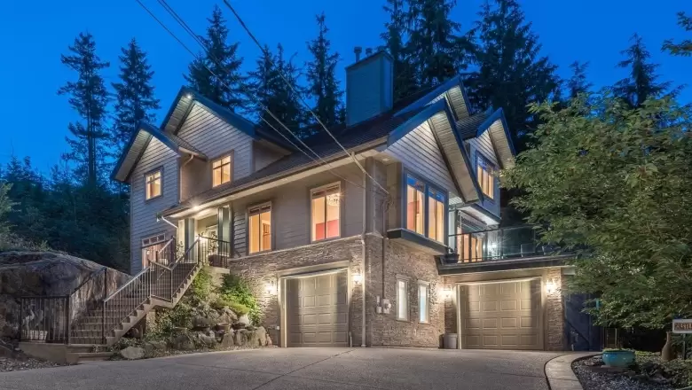 1065 UPLANDS DRIVE image #1