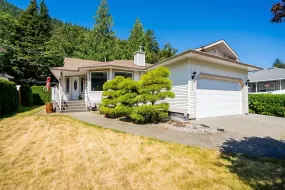 310 CHESTNUT AVENUE, Harrison Lake, Harrison Hot Springs, BC