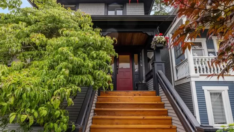 1114 SEMLIN DRIVE image #1