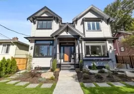 744 E 9TH STREET, North Vancouver, BC