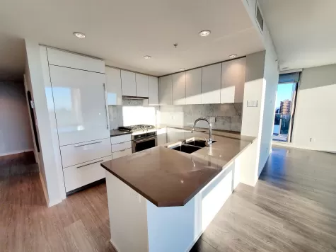 2106 5883 BARKER AVENUE image #1