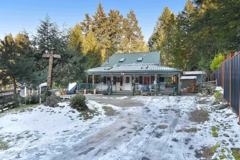 714 CHARTER ROAD image #1