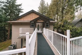 6960 ROCKWELL DRIVE, Harrison Lake, Harrison Hot Springs, BC