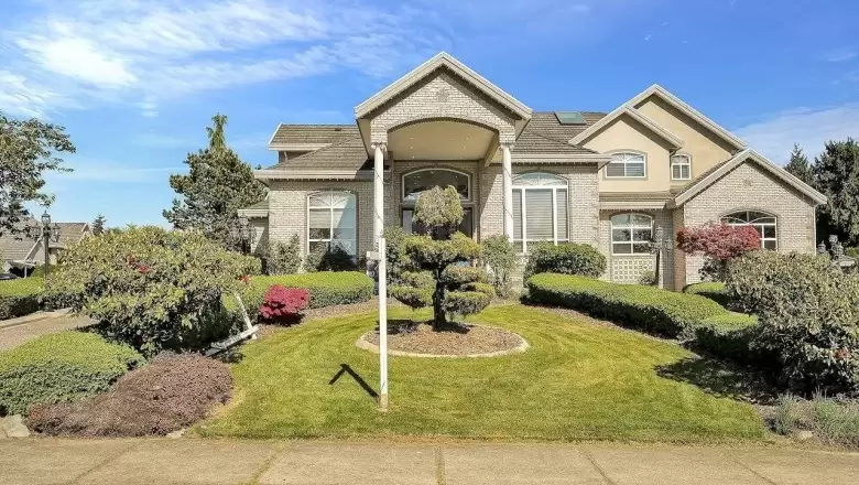 5748 123 STREET image #1