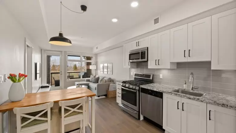 211 4977 SPRINGS BOULEVARD image #1